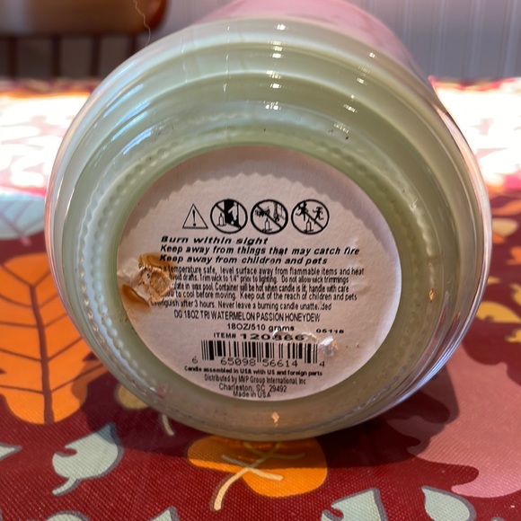 Trueliving Layered Scented Candle, 18 oz, unused - Picture 5 of 6